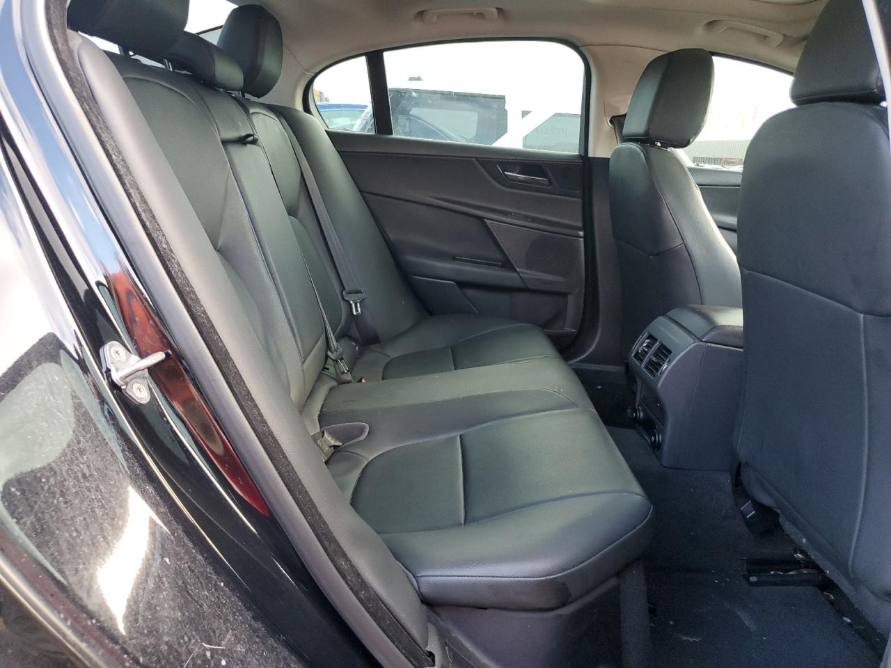 SAJAR4FX4JCP39251 2018 Jaguar Xe