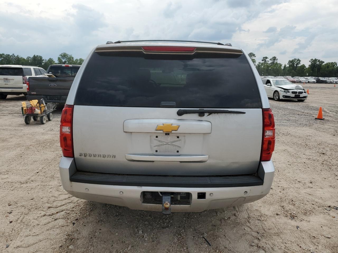 2013 Chevrolet Suburban C1500 Lt vin: 1GNSCJE07DR126475