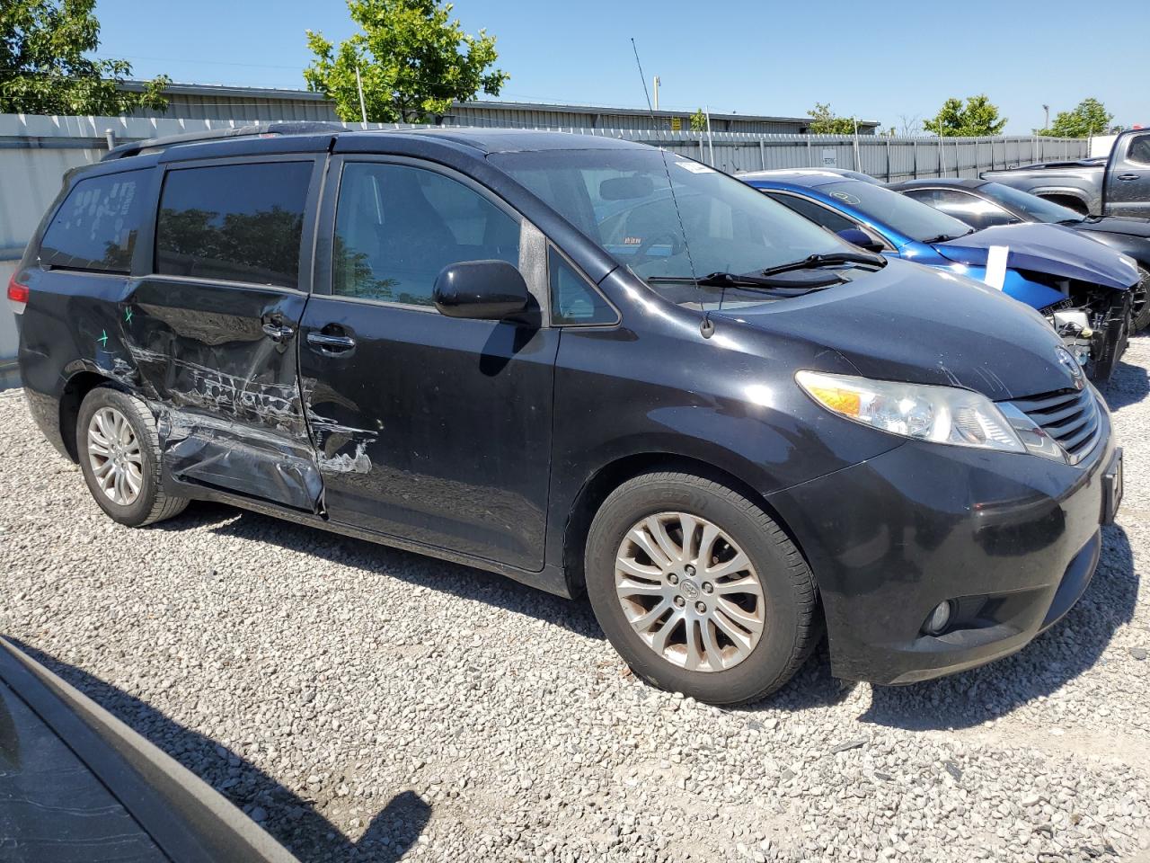 5TDYK3DC7ES466760 2014 Toyota Sienna Xle