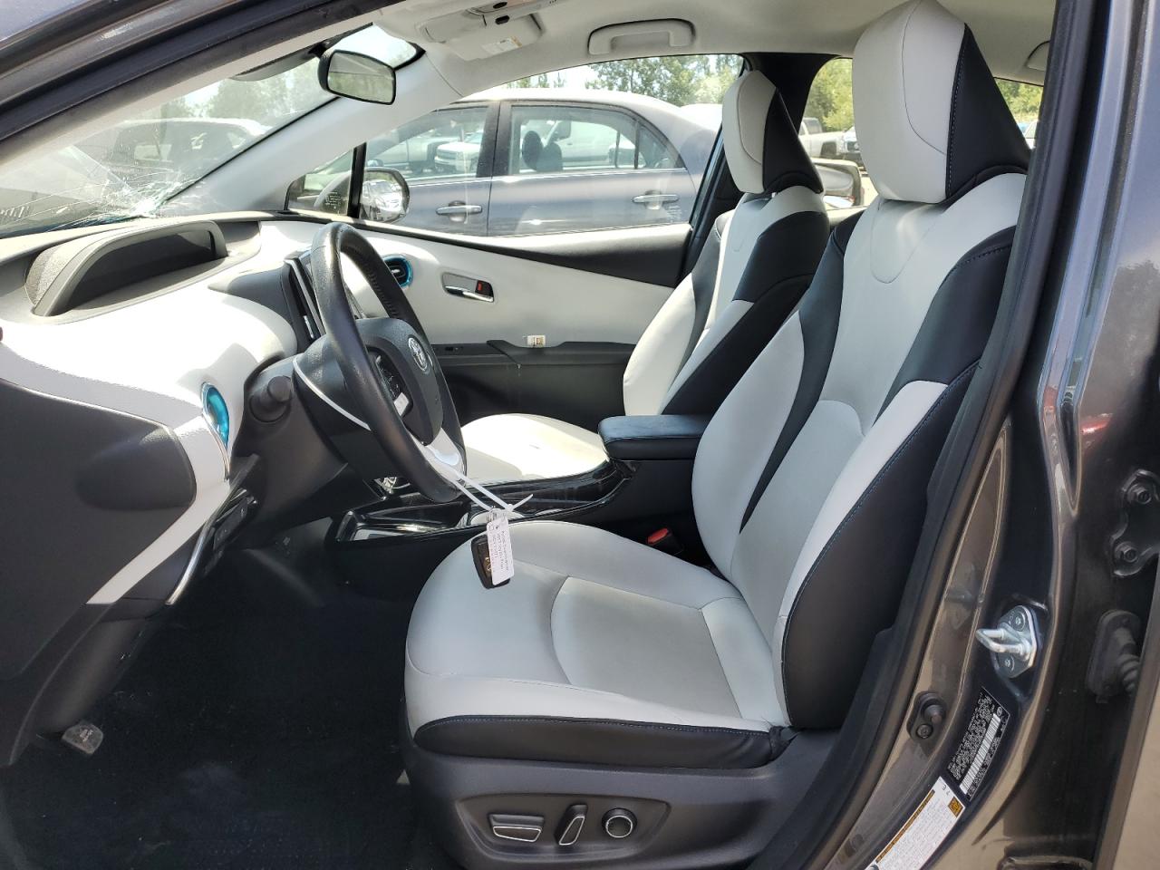 JTDKARFP5H3035688 2017 Toyota Prius Prime