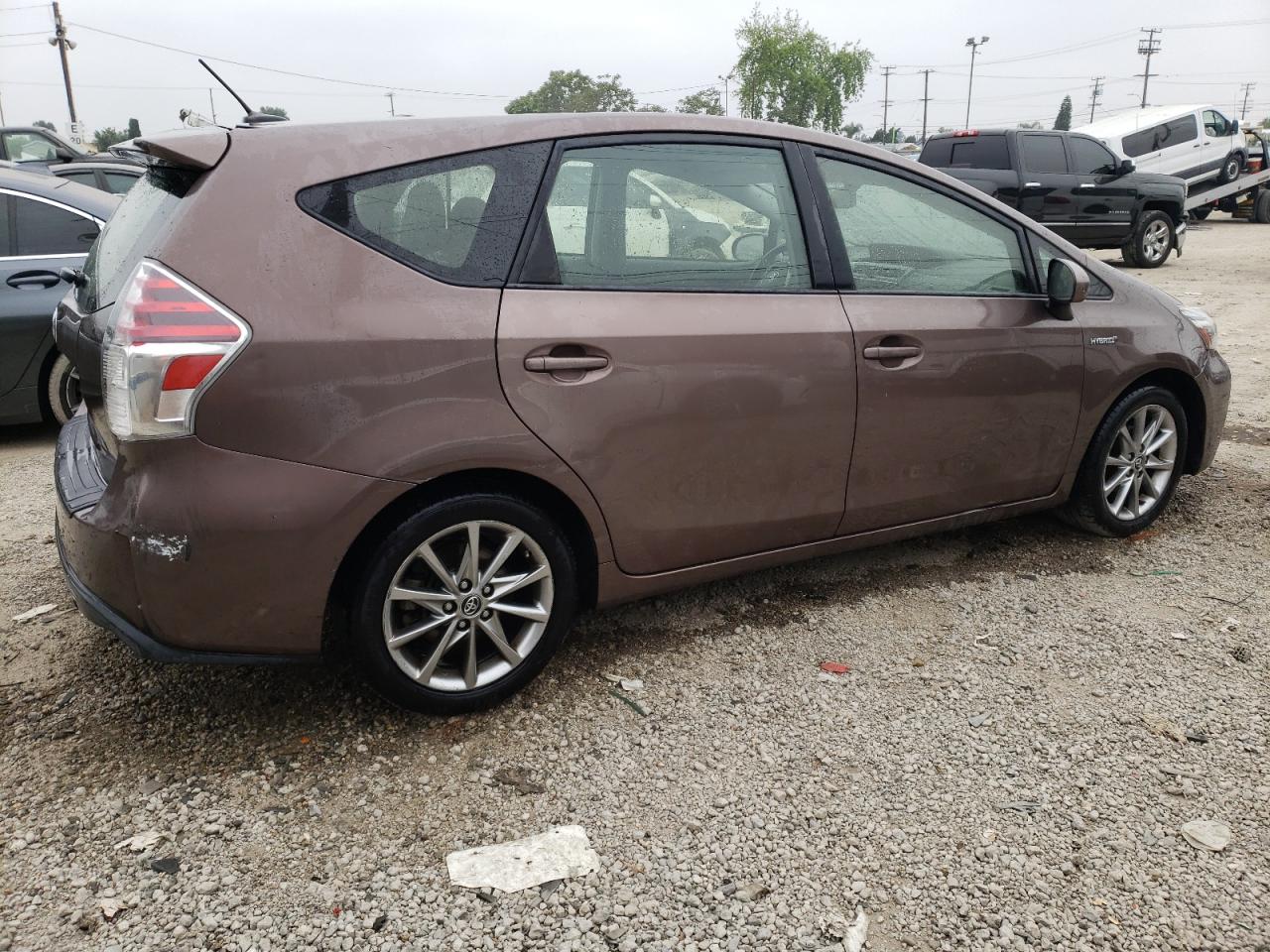 JTDZN3EU6FJ040494 2015 Toyota Prius V