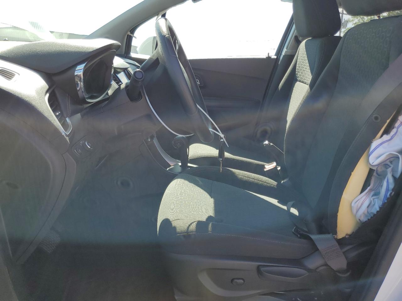 KL7CJKSB5LB092569 2020 Chevrolet Trax Ls