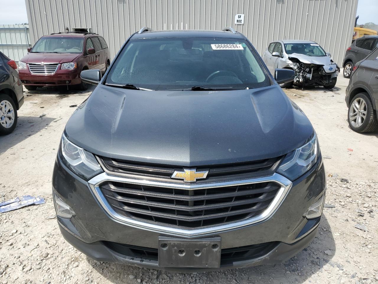 3GNAXJEV0JL104087 2018 Chevrolet Equinox Lt