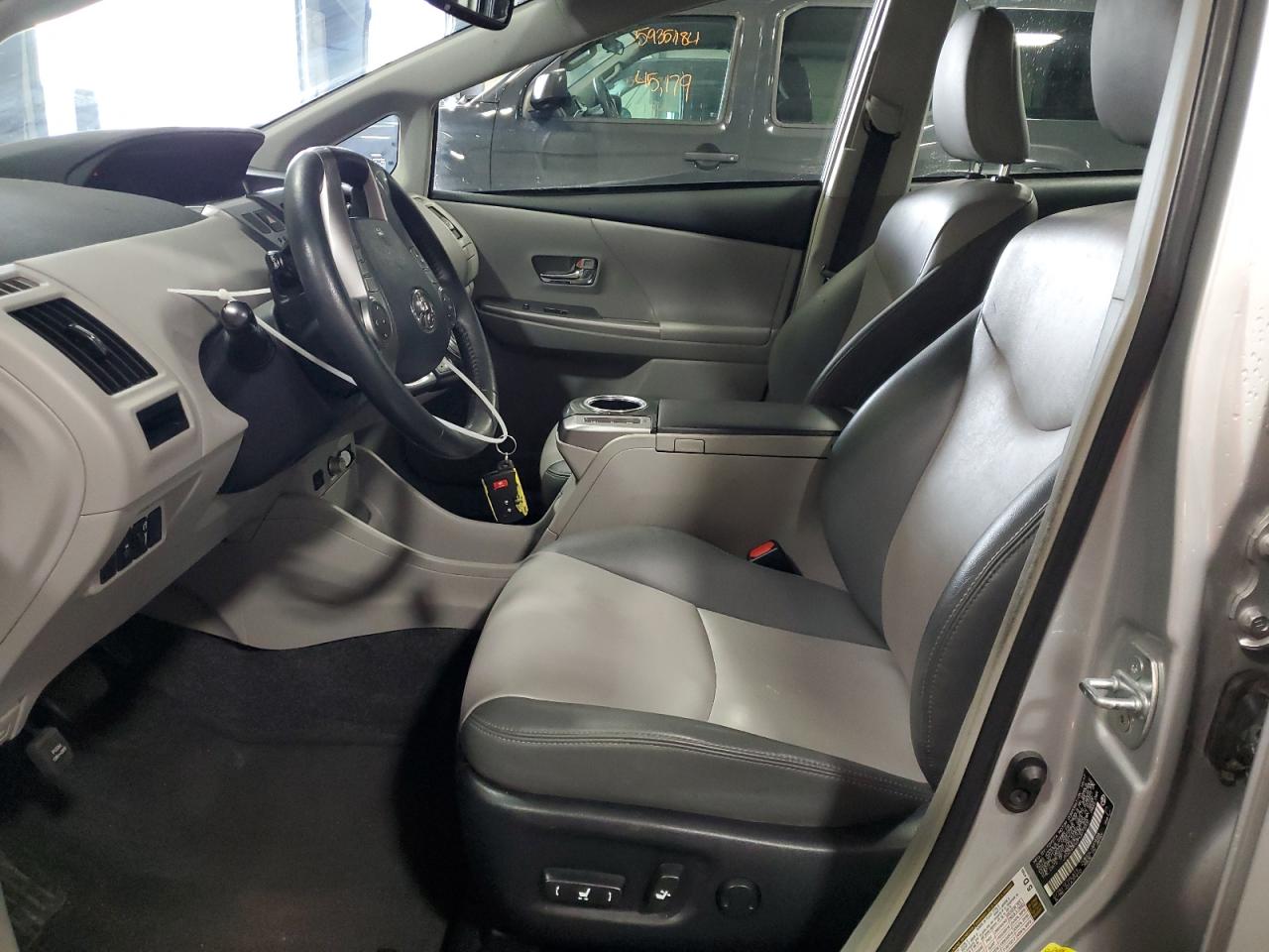 JTDZN3EU3HJ073200 2017 Toyota Prius V