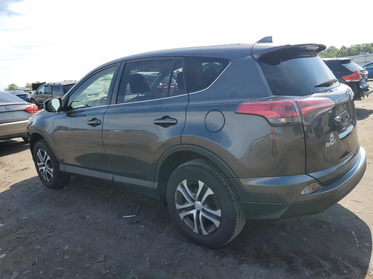 2018 Toyota Rav4 Le vin: JTMZFREV4JJ177287