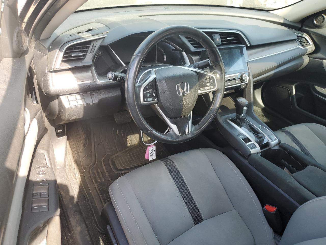 19XFC1F31KE211596 2019 Honda Civic Ex