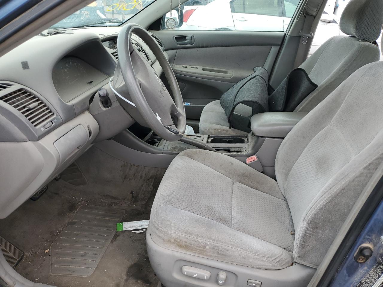 4T1BE32K44U816827 2004 Toyota Camry Le