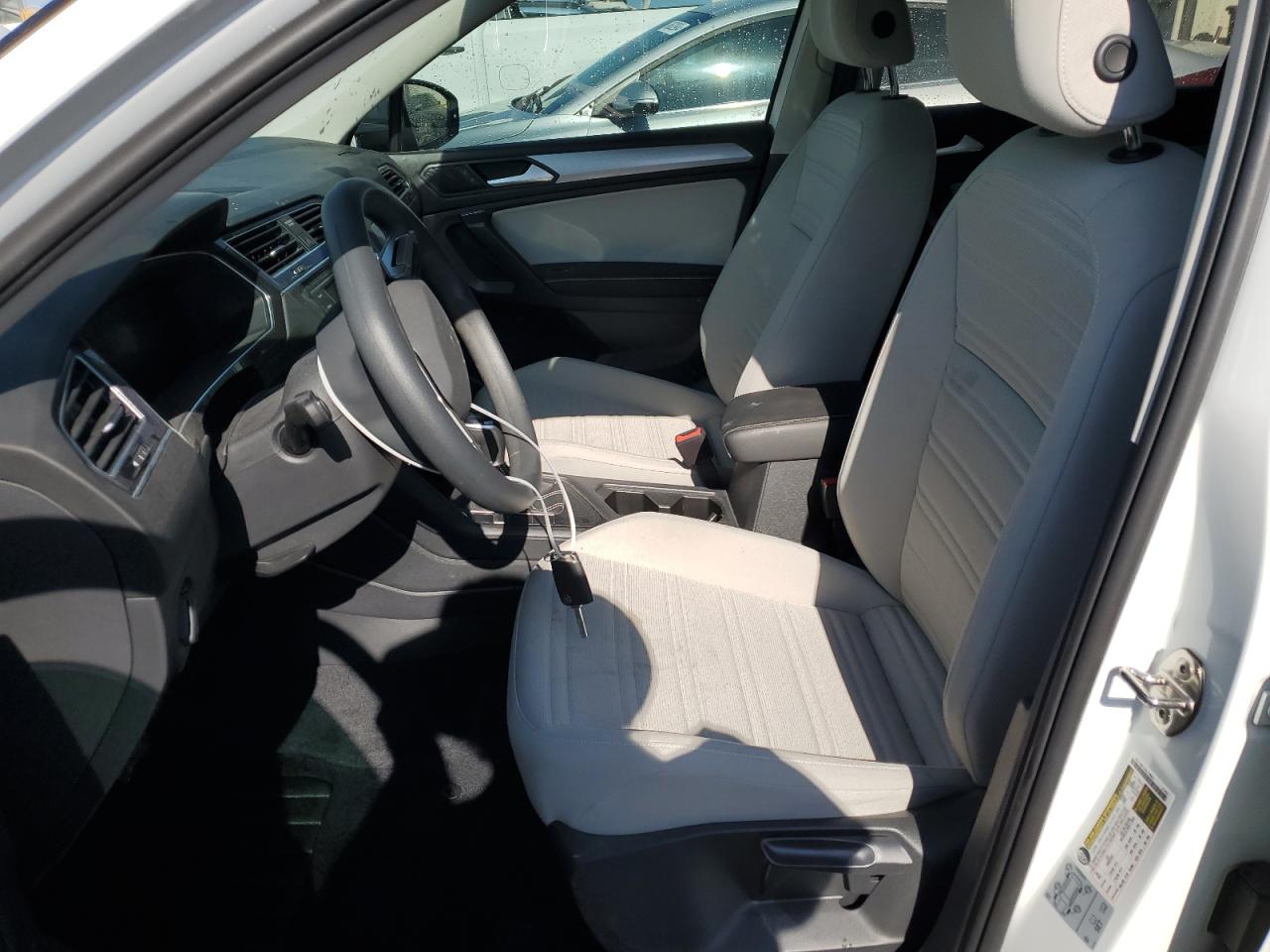 3VV1B7AX6NM015482 2022 Volkswagen Tiguan S