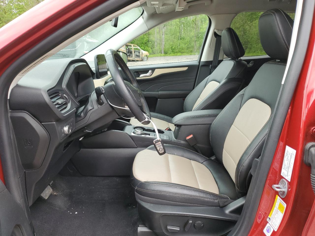 1FMCU0LZXNUA64263 2022 Ford Escape Titanium