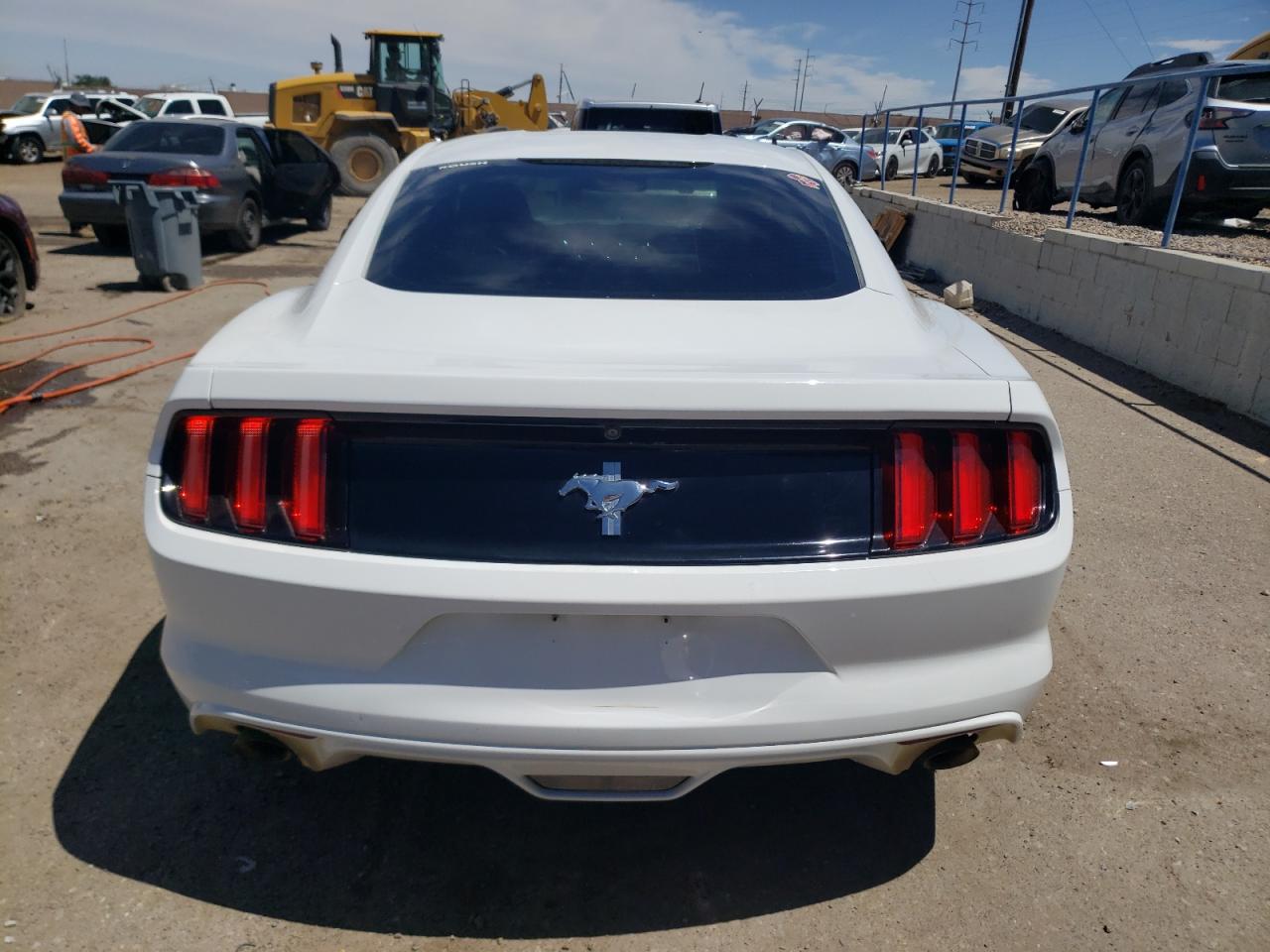 1FA6P8AM5F5381884 2015 Ford Mustang