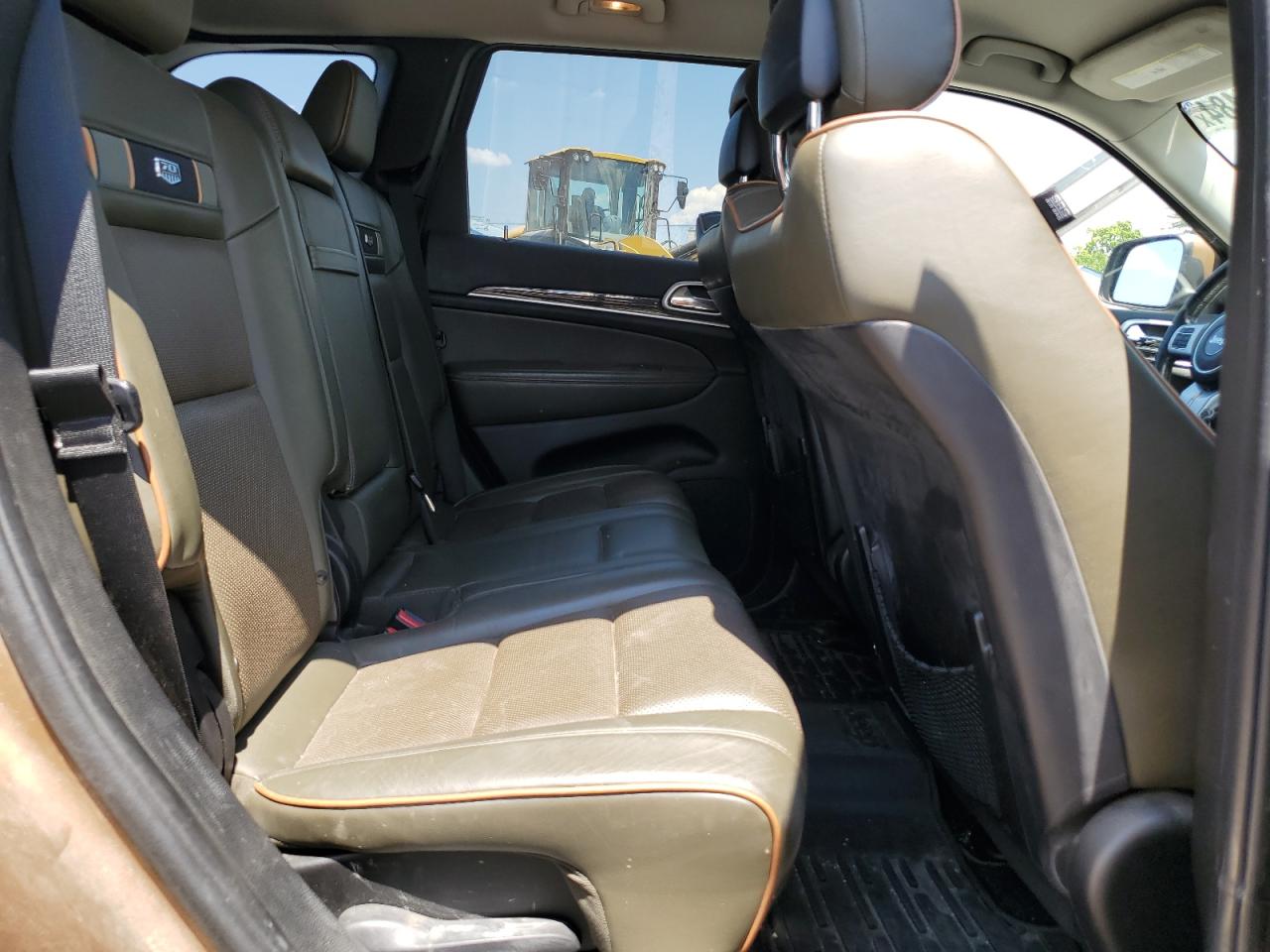 1J4RR4GG5BC675328 2011 Jeep Grand Cherokee Laredo