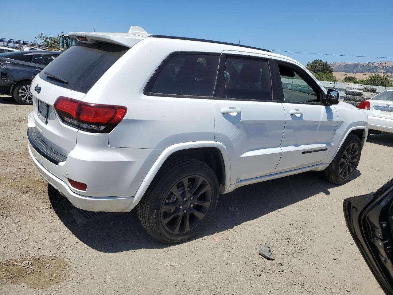 2018 Jeep Grand Cherokee Laredo vin: 1C4RJFAG0JC173553