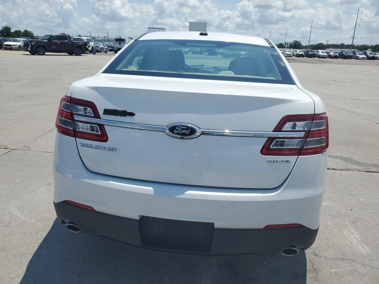 1FAHP2D85GG132902 2016 Ford Taurus Se