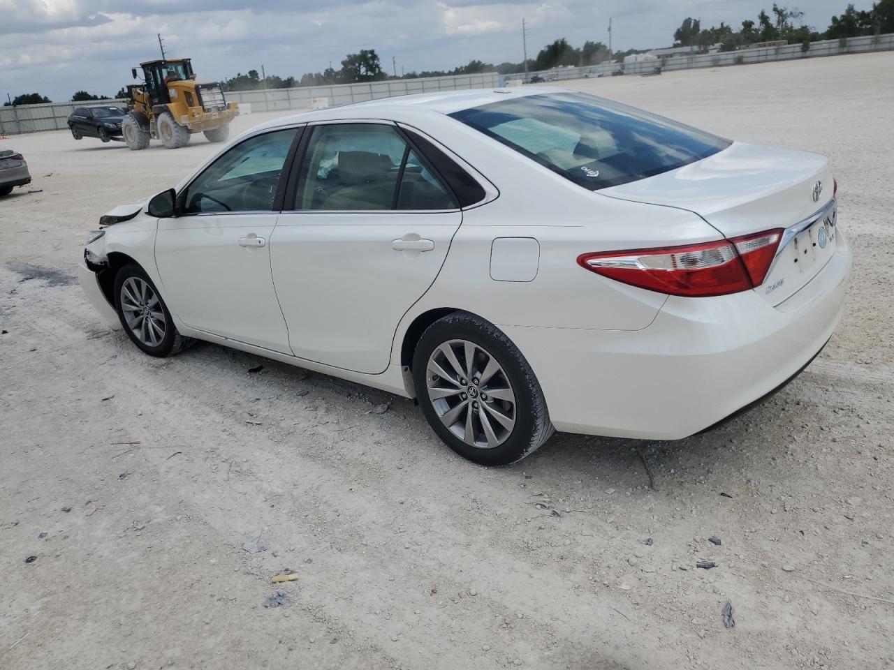 4T1BF1FKXFU890350 2015 Toyota Camry Le