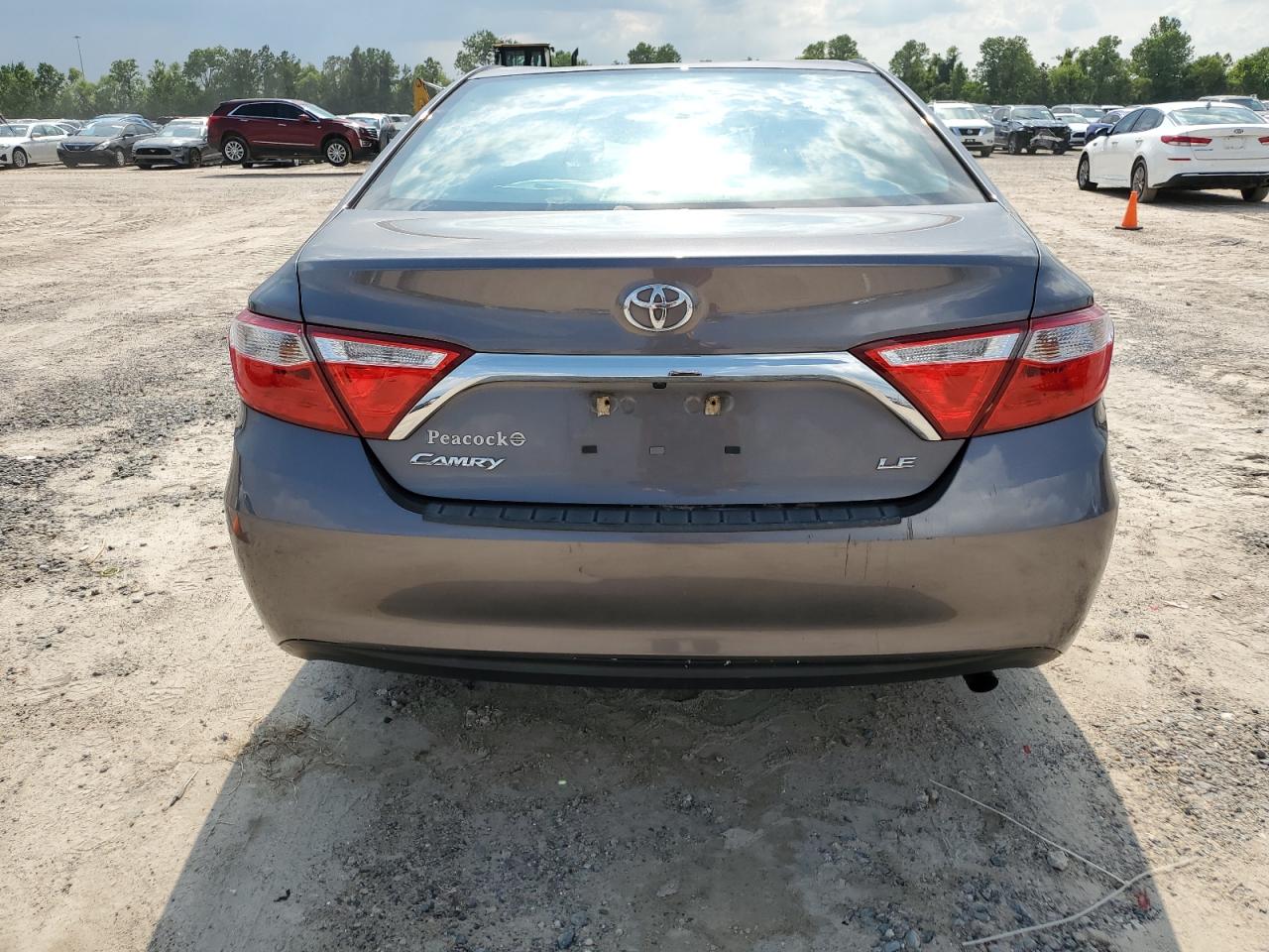 4T4BF1FK7GR581068 2016 Toyota Camry Le