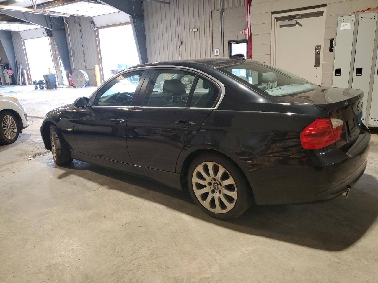 WBAVD53577A006054 2007 BMW 335 Xi