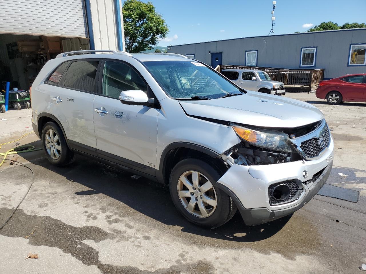 2012 Kia Sorento Base vin: 5XYKTDA29CG290552