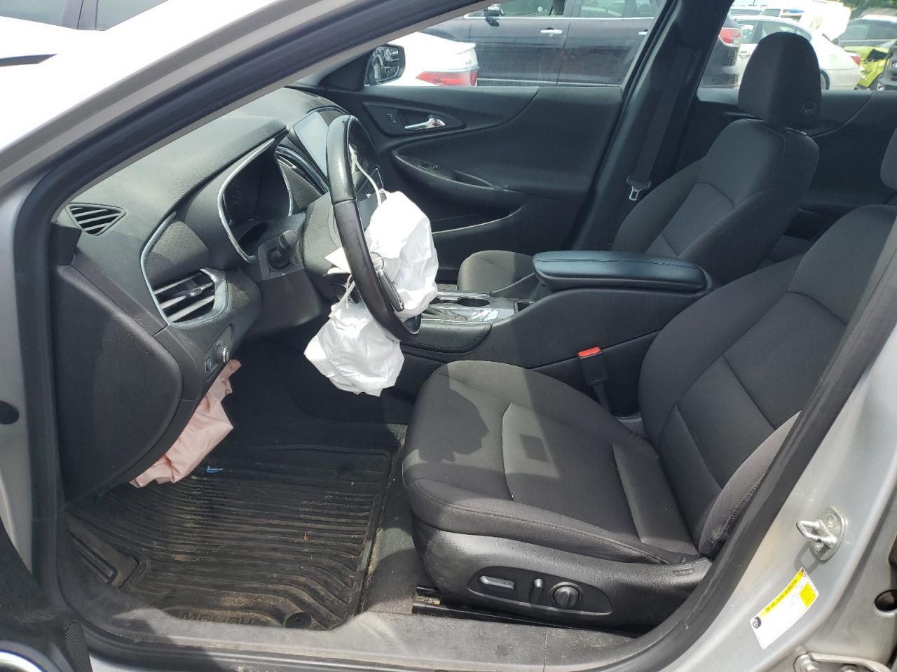 1G1ZD5ST2JF201695 2018 Chevrolet Malibu Lt