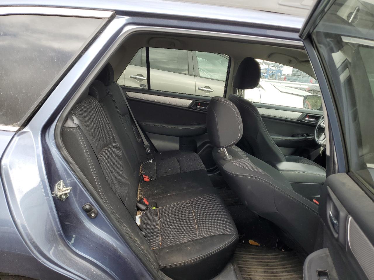 4S4BSACC7H3325216 2017 Subaru Outback 2.5I Premium