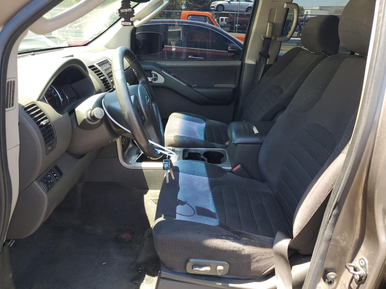 5N1AR18W95C767050 2006 Nissan Pathfinder Le