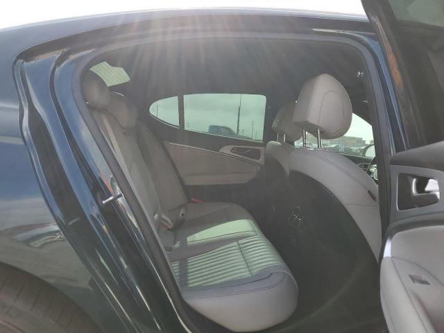 2022 Genesis G70 - Image 10
