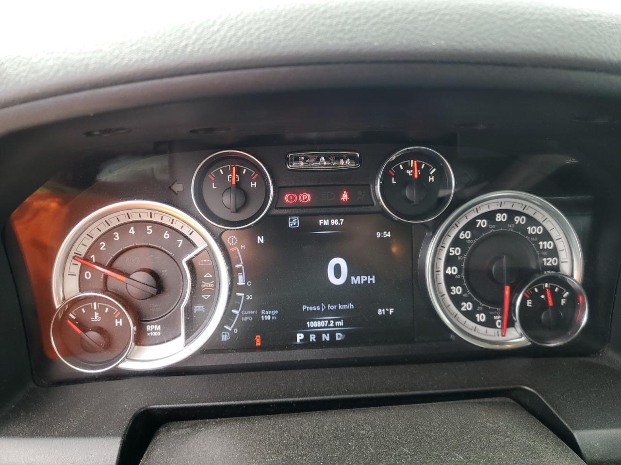 1C6RR7GT1HS525775 2017 Ram 1500 Slt