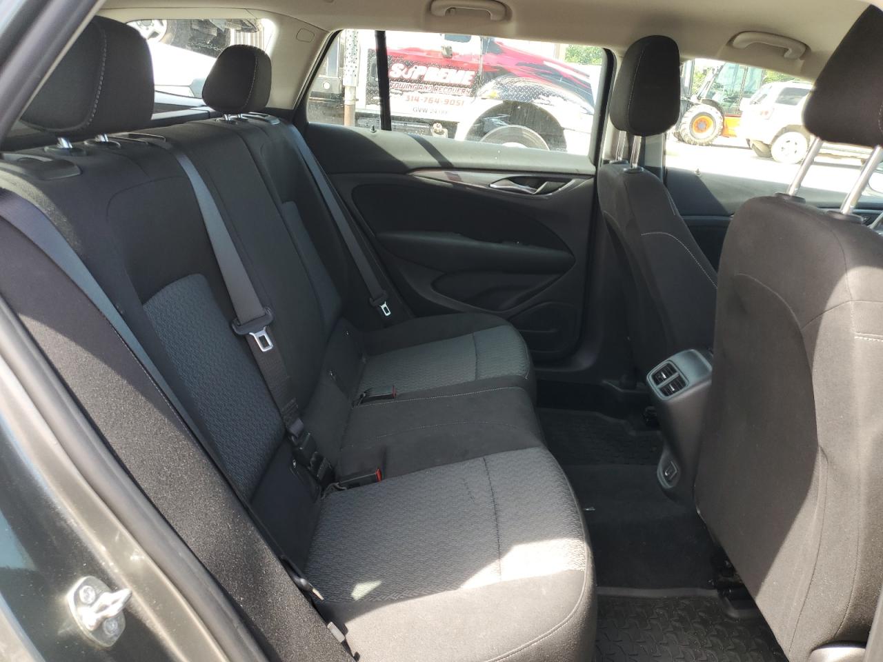 W04GU8SX2K1026702 2019 Buick Regal Tourx Preferred