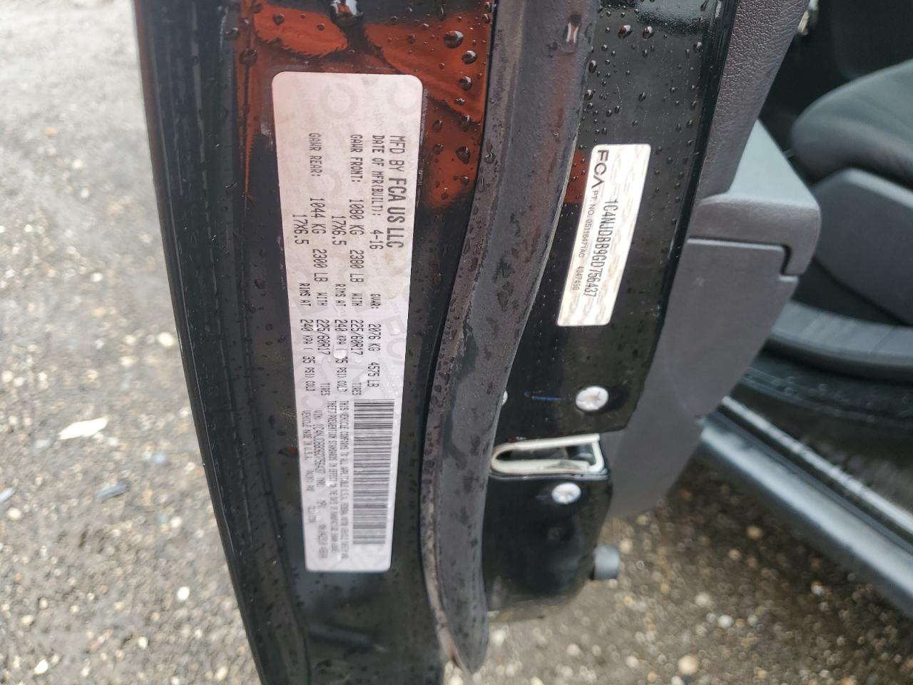 1C4NJDBB9GD756437 2016 Jeep Compass Sport