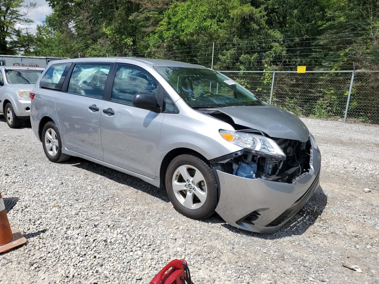 5TDZZ3DC9JS933848 2018 Toyota Sienna L