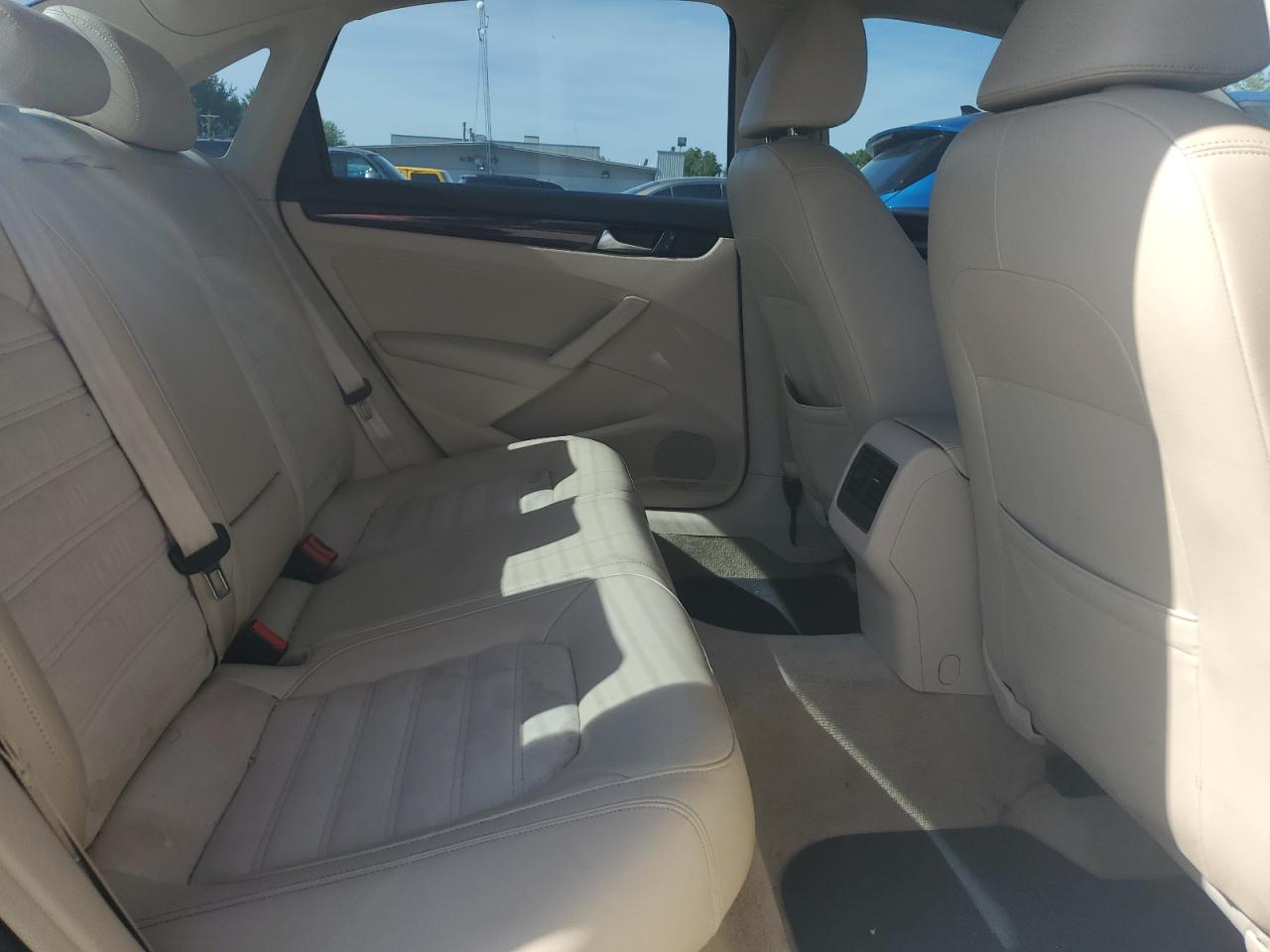 1VWCN7A34DC017983 2013 Volkswagen Passat Sel