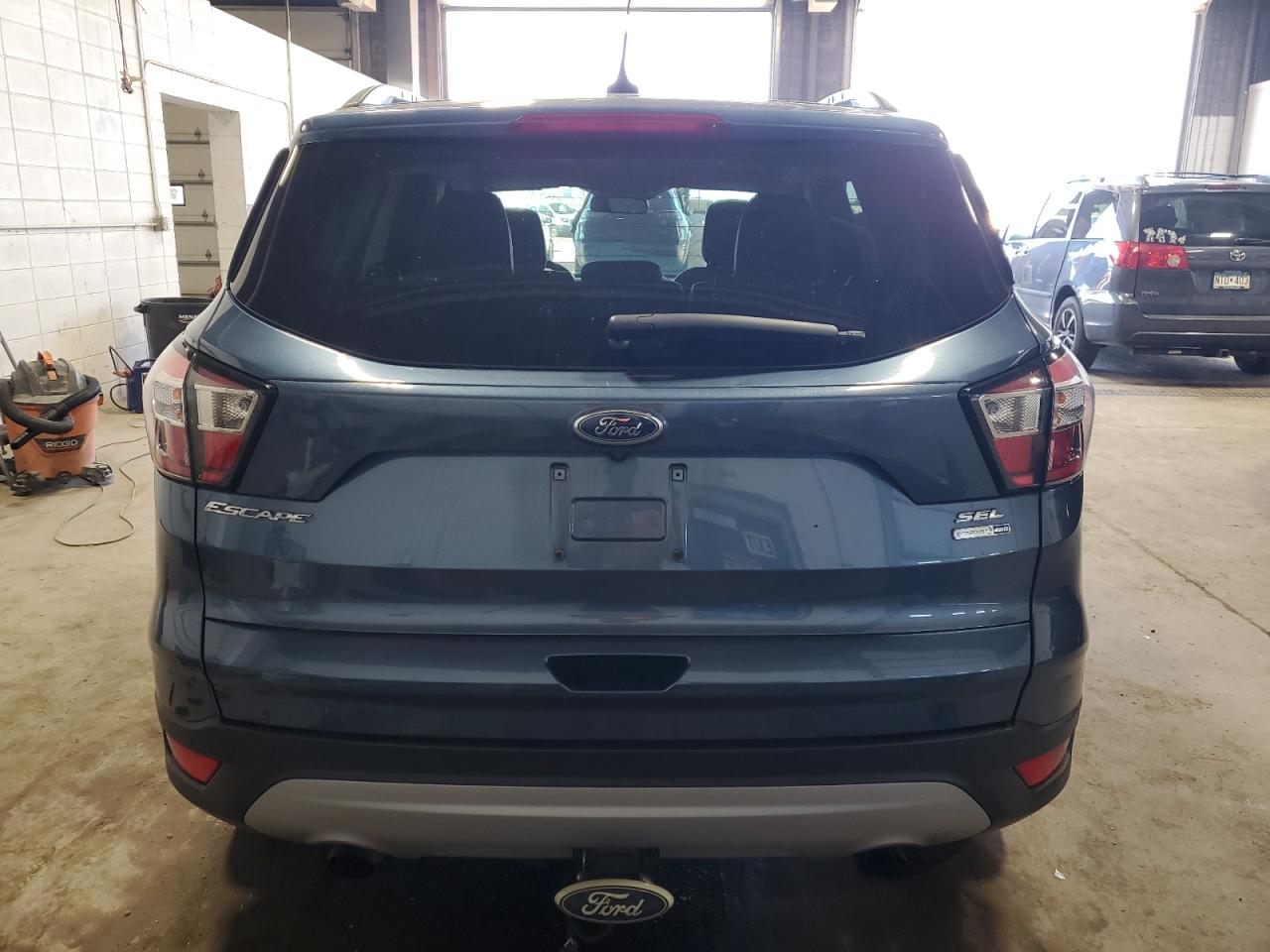 1FMCU9HD5JUB86749 2018 Ford Escape Sel