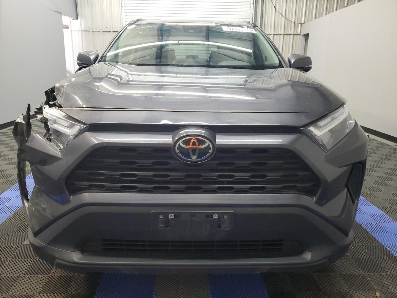 2T3P1RFV6NW279315 2022 Toyota Rav4 Xle