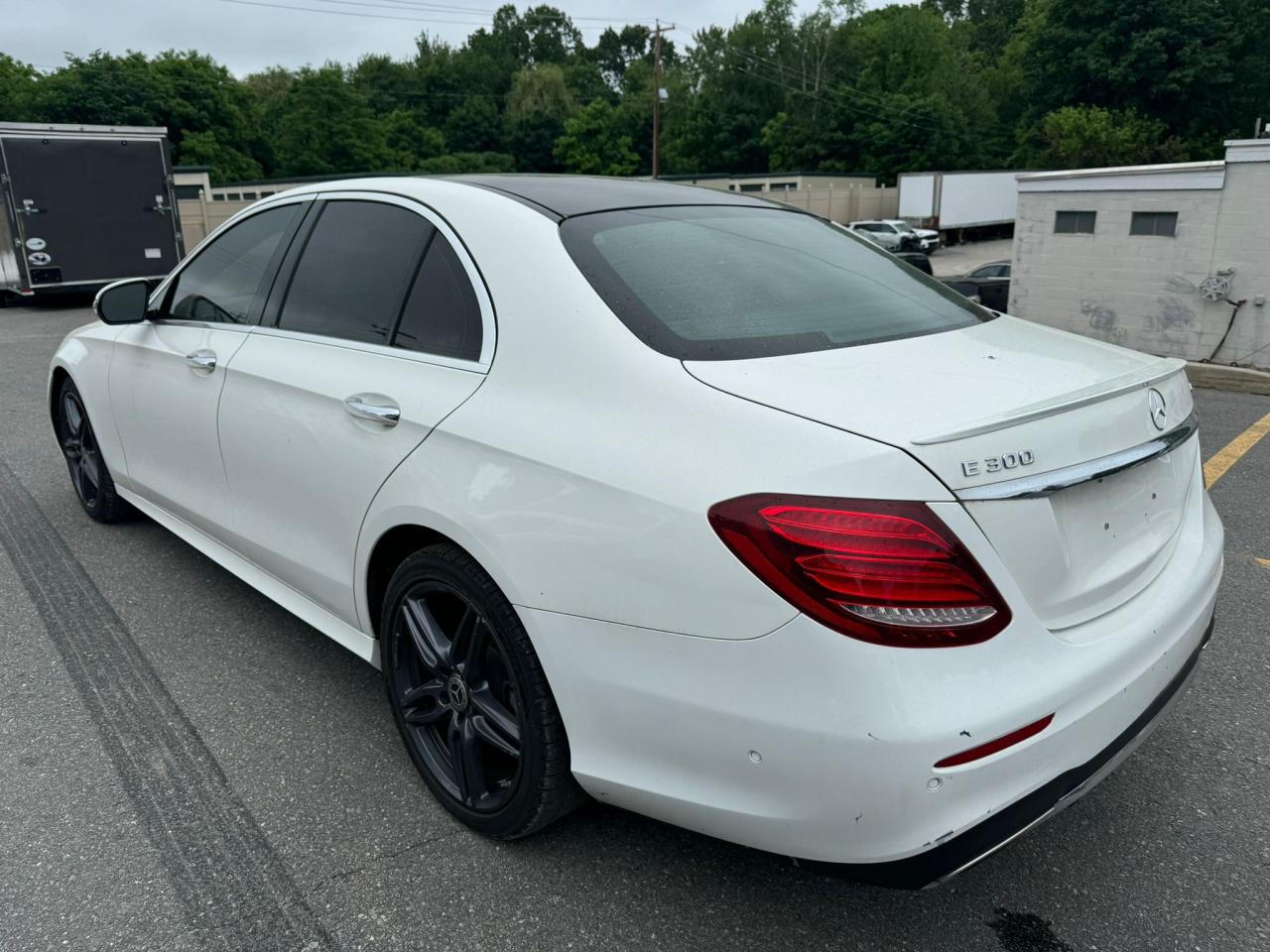 2019 Mercedes-Benz E 300 4Matic vin: WDDZF4KB3KA524936