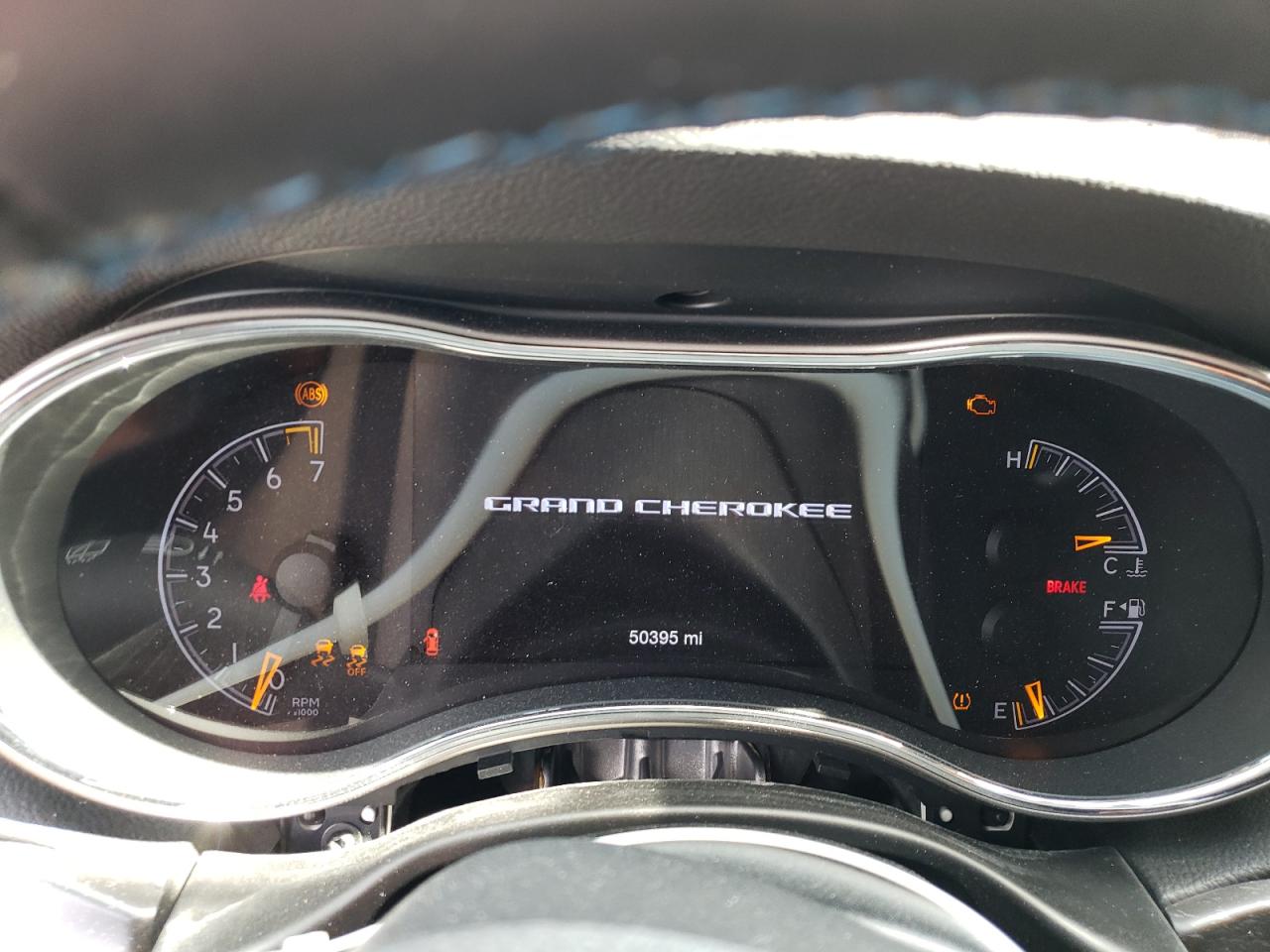 1C4RJFAG1JC394014 2018 Jeep Grand Cherokee Laredo