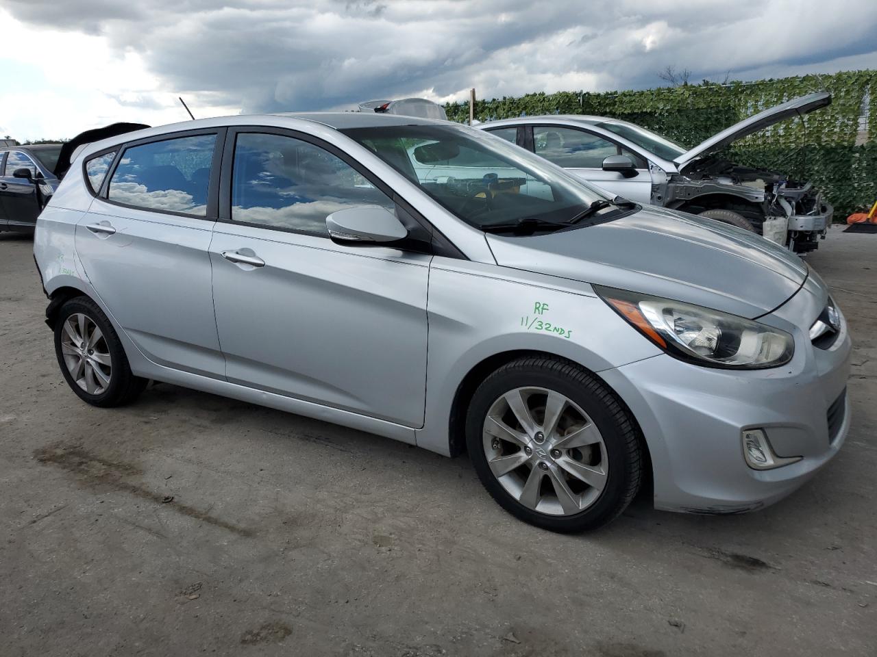 KMHCU5AE5DU065820 2013 Hyundai Accent Gls