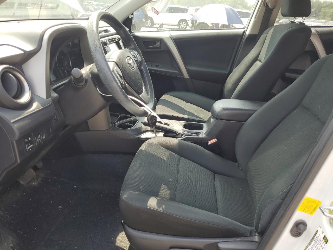 2T3BFREV2HW617035 2017 Toyota Rav4 Le