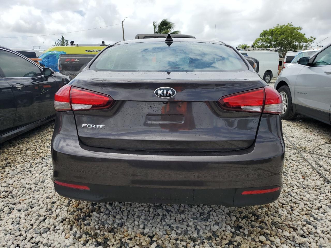 3KPFL4A72JE199047 2018 Kia Forte Lx