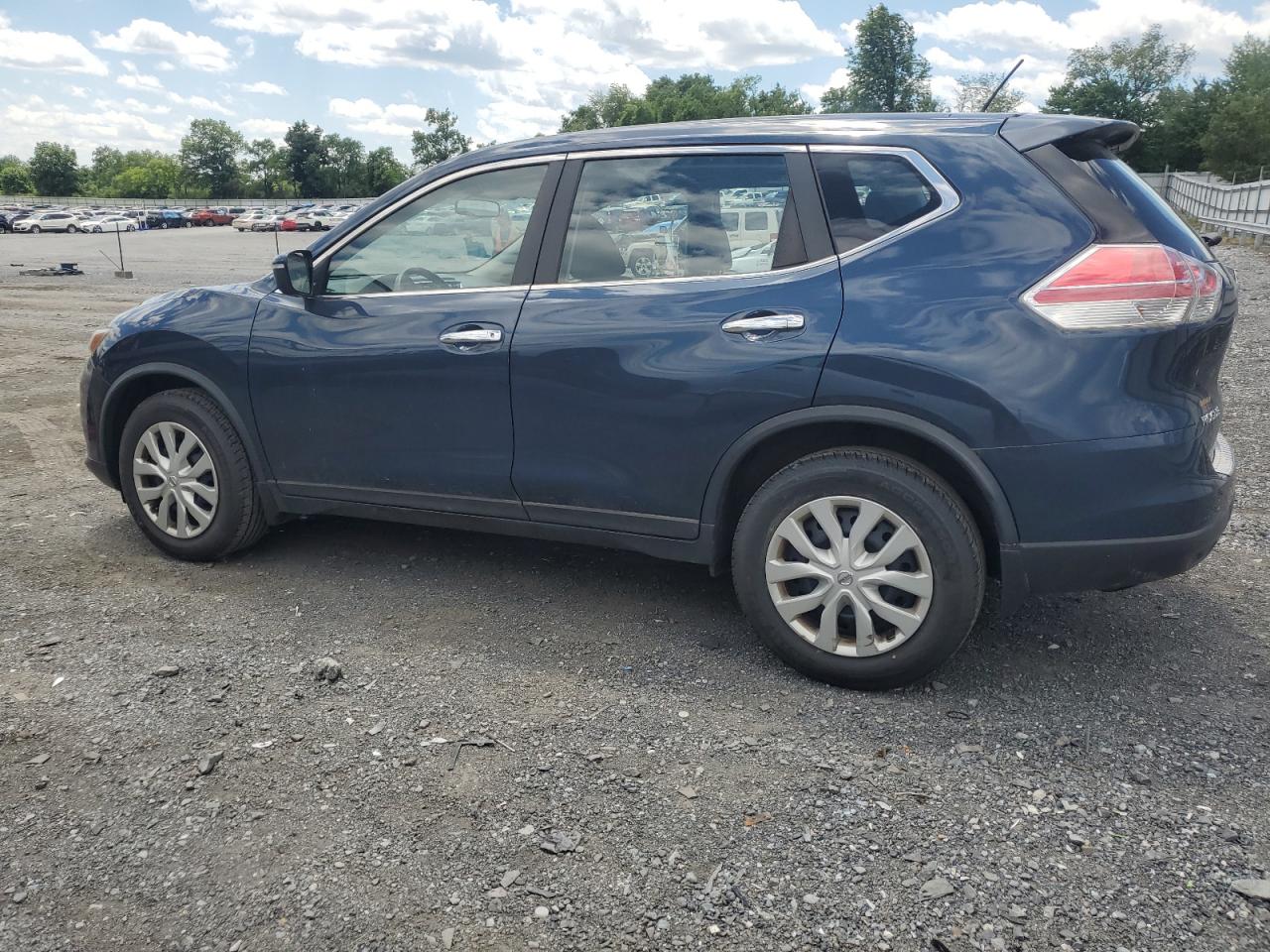 2015 Nissan Rogue S vin: KNMAT2MV7FP539602