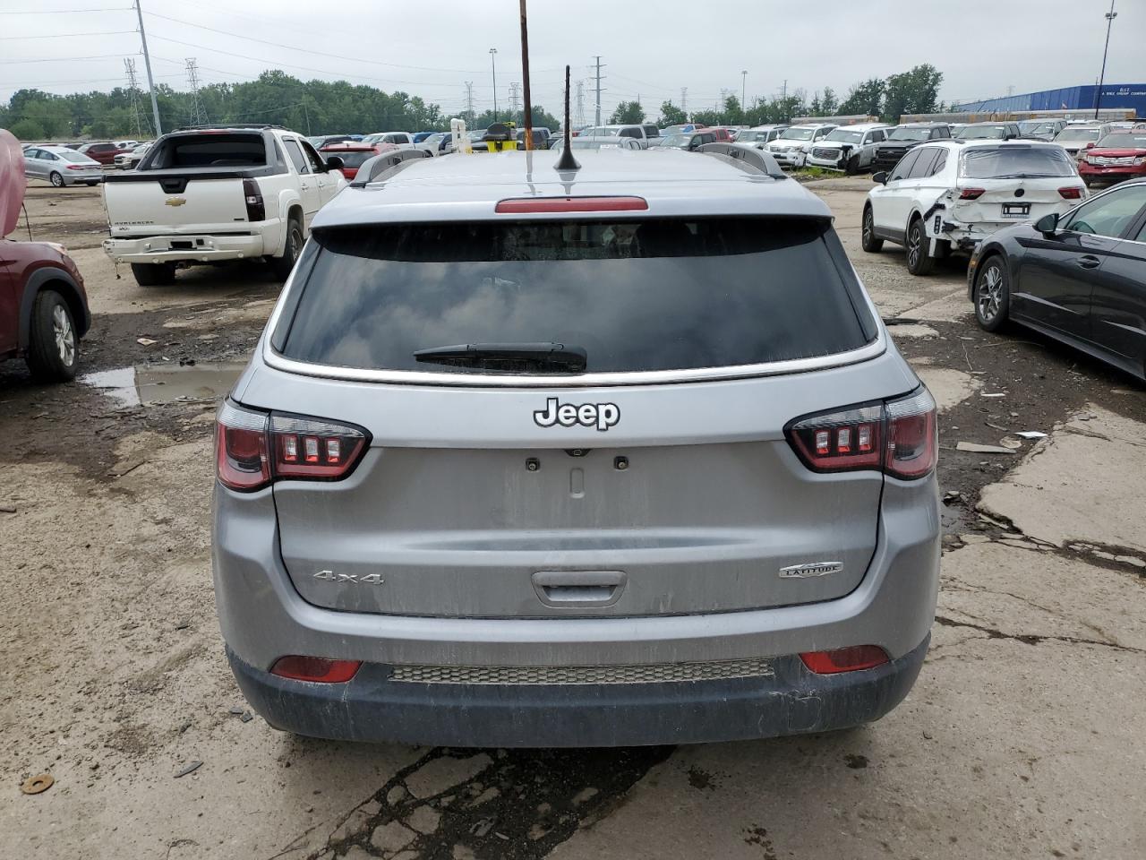 3C4NJDBB0JT455928 2018 Jeep Compass Latitude