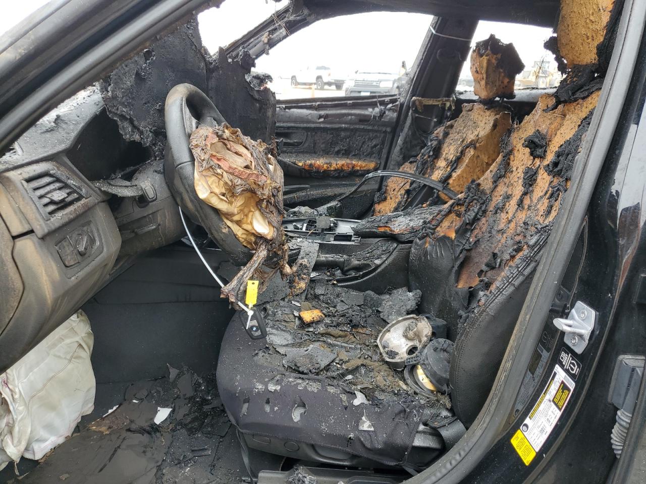 WBA3B1C56EP680924 2014 BMW 320 I