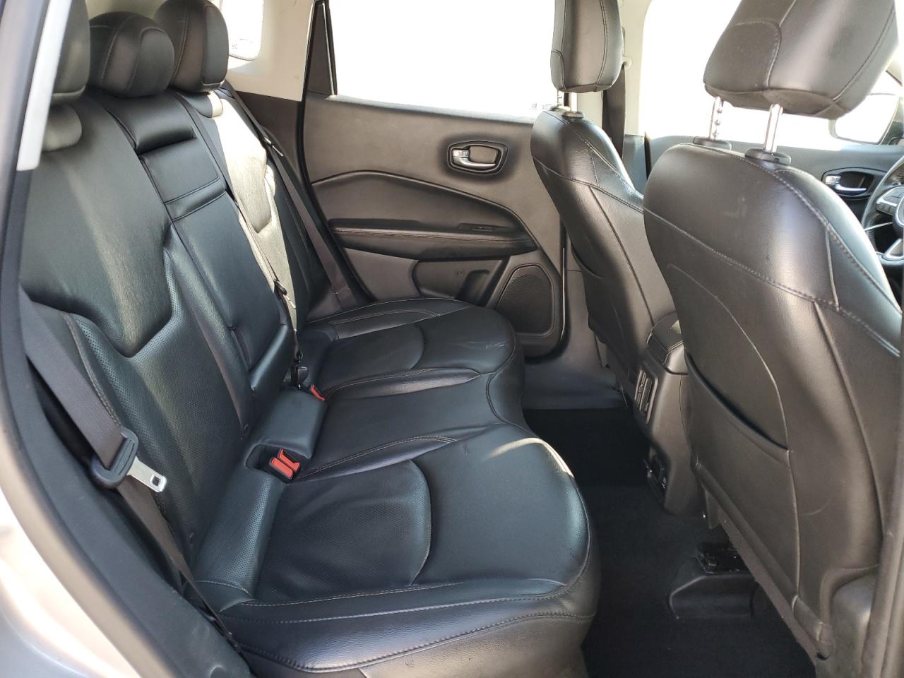 3C4NJDCB4KT638300 2019 Jeep Compass Limited