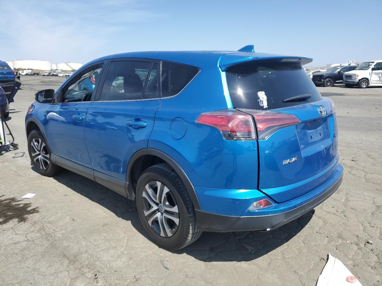 JTMZFREV9HJ148796 2017 Toyota Rav4 Le