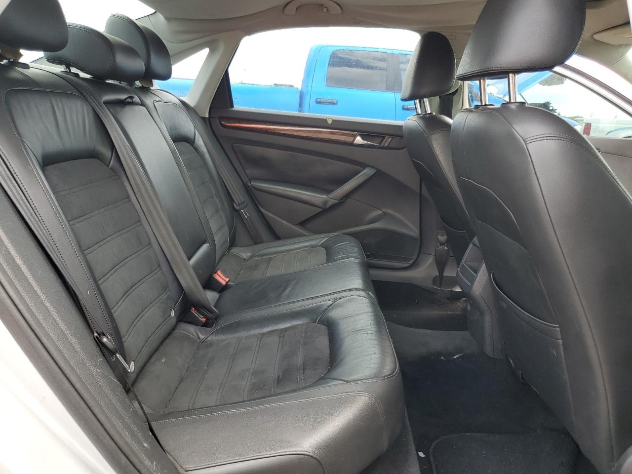 1VWCP7A30CC008576 2012 Volkswagen Passat Sel