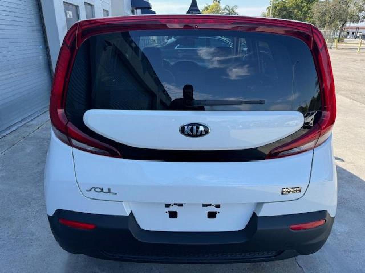 2020 Kia Soul Lx vin: KNDJ23AU2L7718792