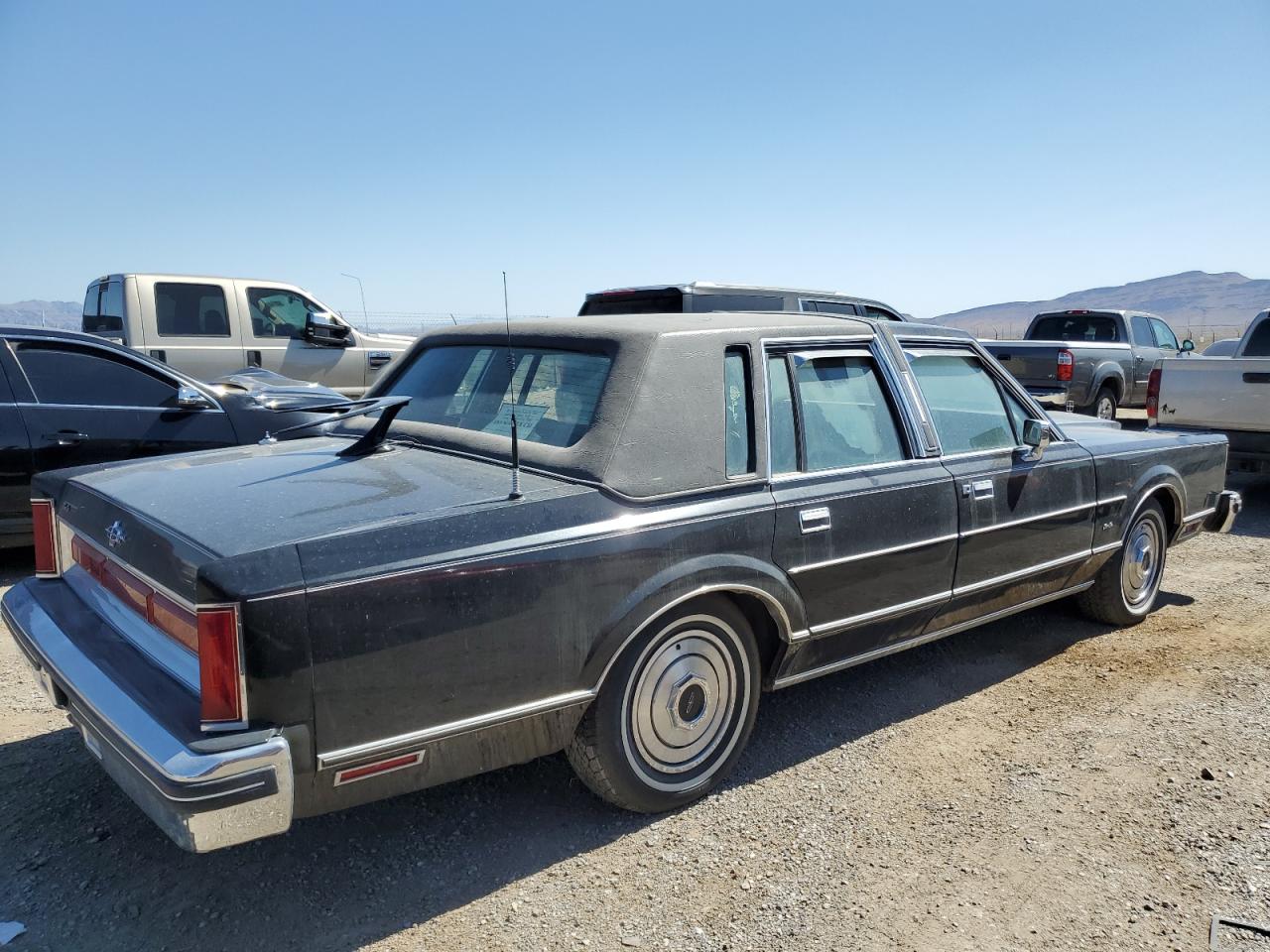 1LNBP96FXEY749235 1984 Lincoln Town Car