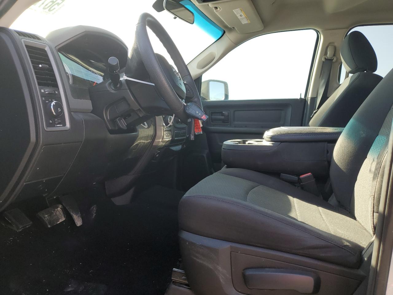 1C6RR7KT1KS578328 2019 Ram 1500 Classic Tradesman