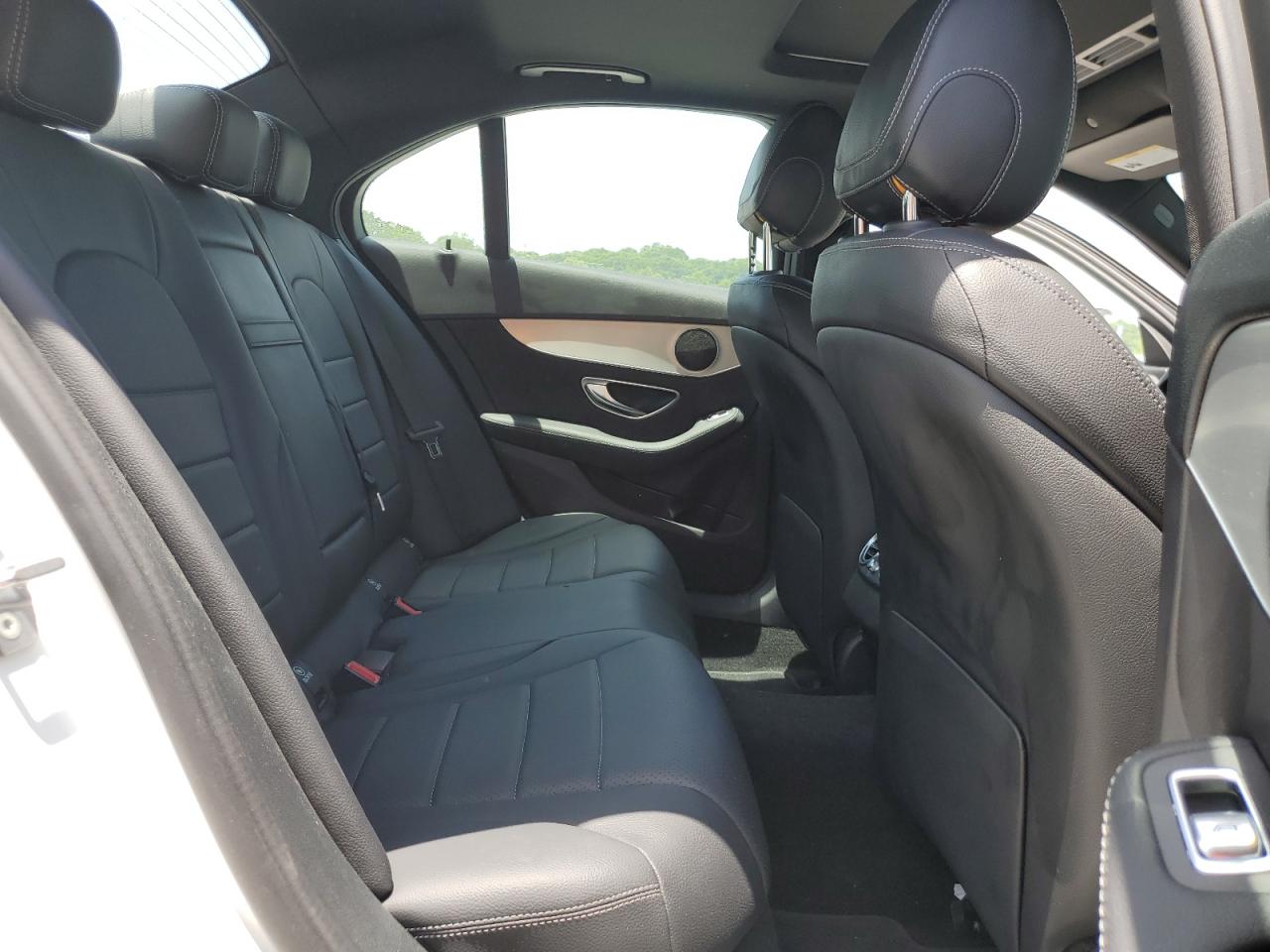 55SWF8DB5KU322087 2019 Mercedes-Benz C 300