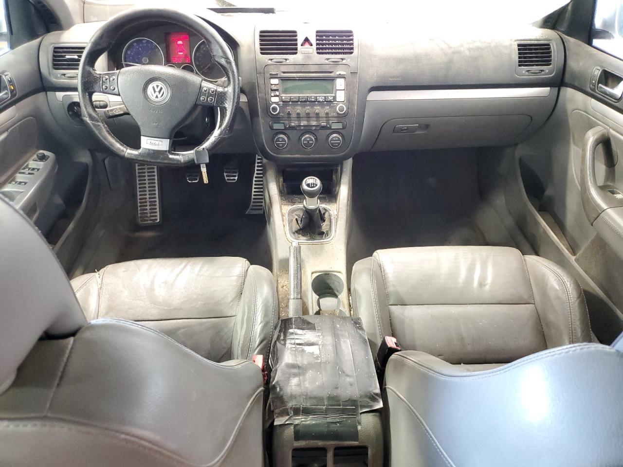 3VWXJ71K16M675783 2006 Volkswagen Jetta Gli Option Package 2