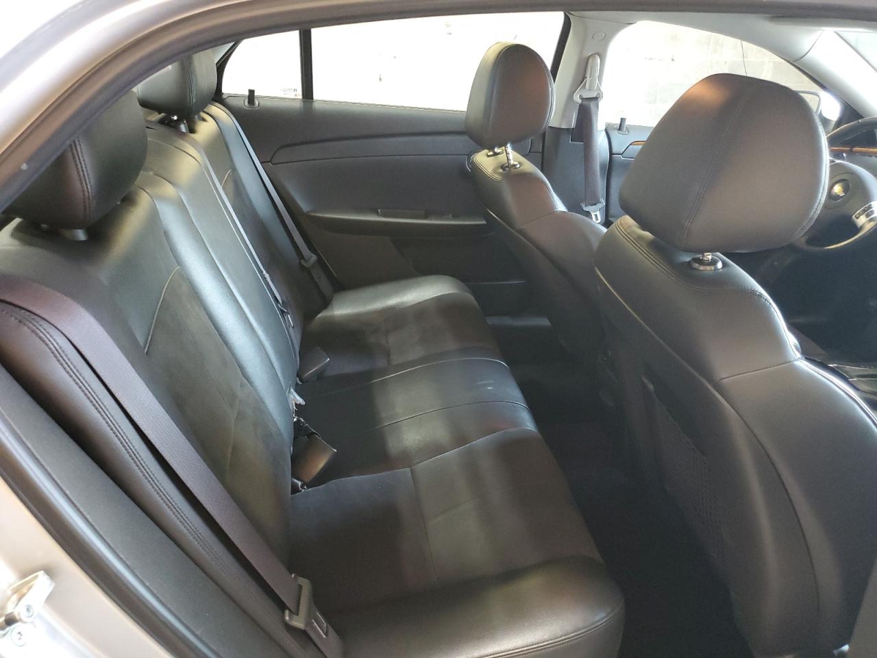 1G1ZD5E79AF318723 2010 Chevrolet Malibu 2Lt