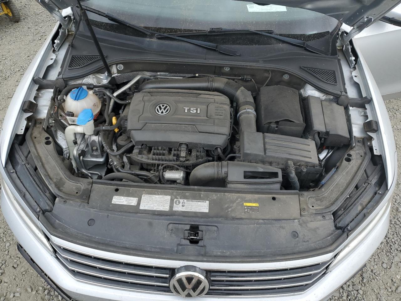 1VWGT7A39HC049261 2017 Volkswagen Passat Se